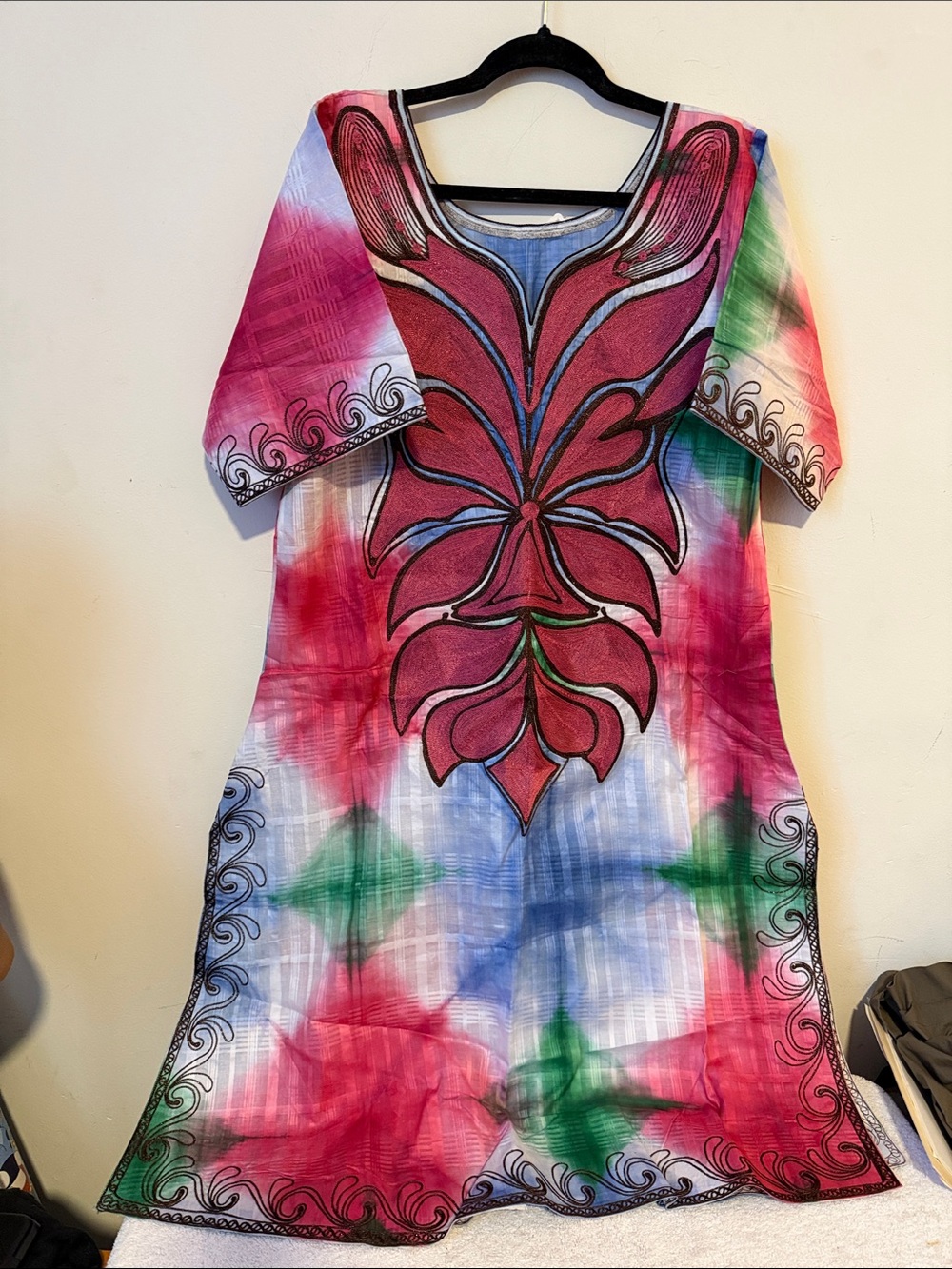 Women’s Multicolor Tie-Dye Shift Tunic with Embroidered Motif